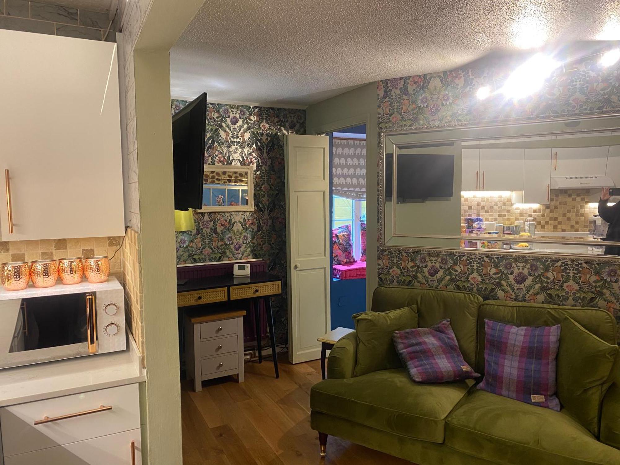 Quiet Lower Floor 2 Bed City Apartment With Private Patio Garden Μπαθ Εξωτερικό φωτογραφία
